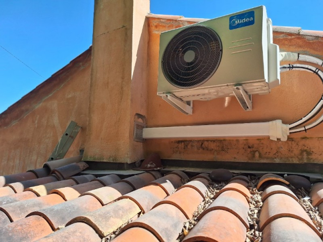 Vous souhaitez faire l'installation d'une climatisation réversible pour chauffer et rafraichir votre maison ou votre appartement près d'Aix-en-Provence ?