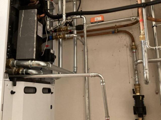 Installer une Pompe à Chaleur air eau VAILLANT dans sa maison - AJJY CONCEPT intervient à GEMENOS